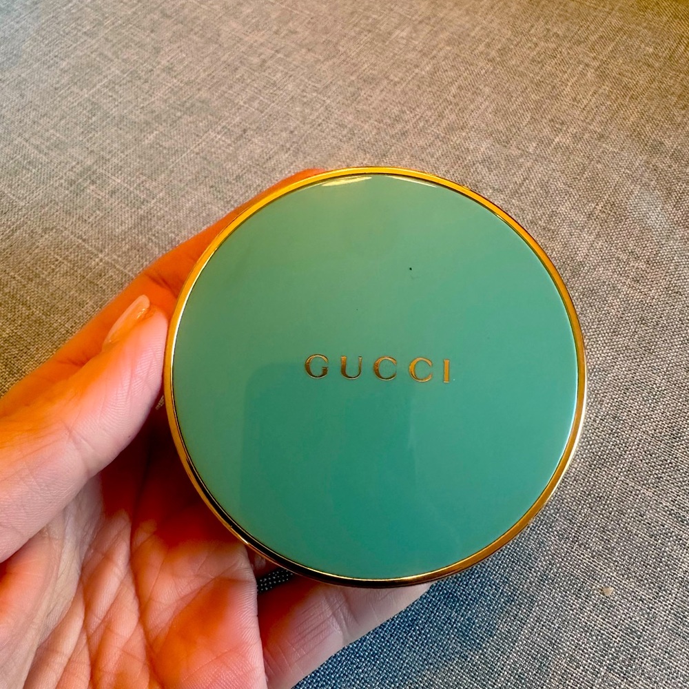 Gucci powder bronzer shade 05